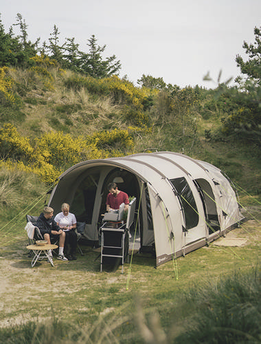 Marteau De Camping Outwell En Bois Beige/Noir - Outil Robuste Et Pratique Pour Tente Et Aventure En Plein Air
